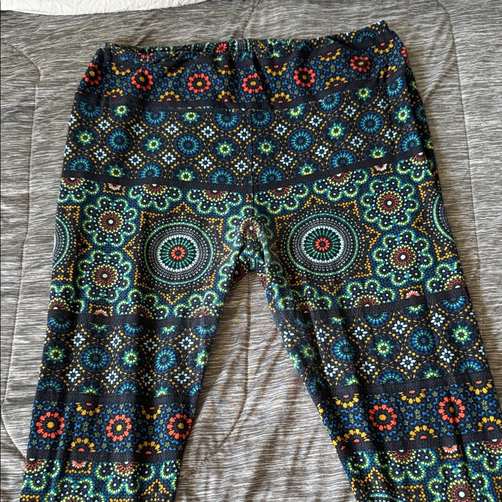 Lularoe Colorful Patterned Women’s Leggings Tall and Curvy